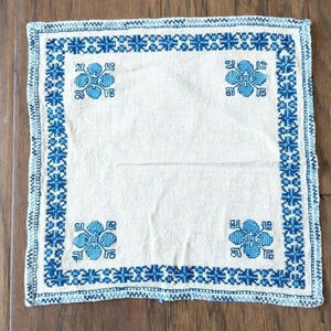 4 Tea  Napkins